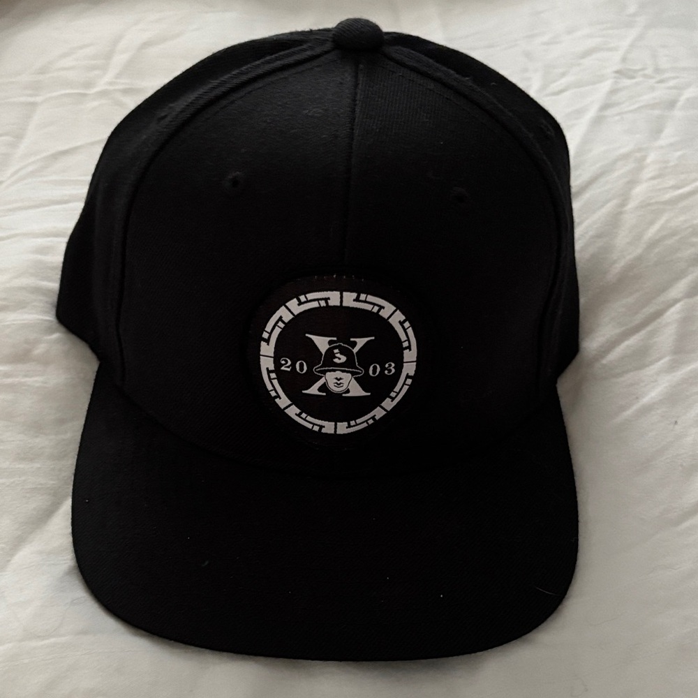 Men’s Black Snapback Hat